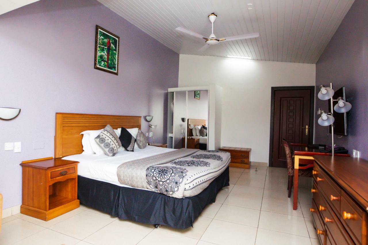 Crismon Hotel Tema Exterior photo
