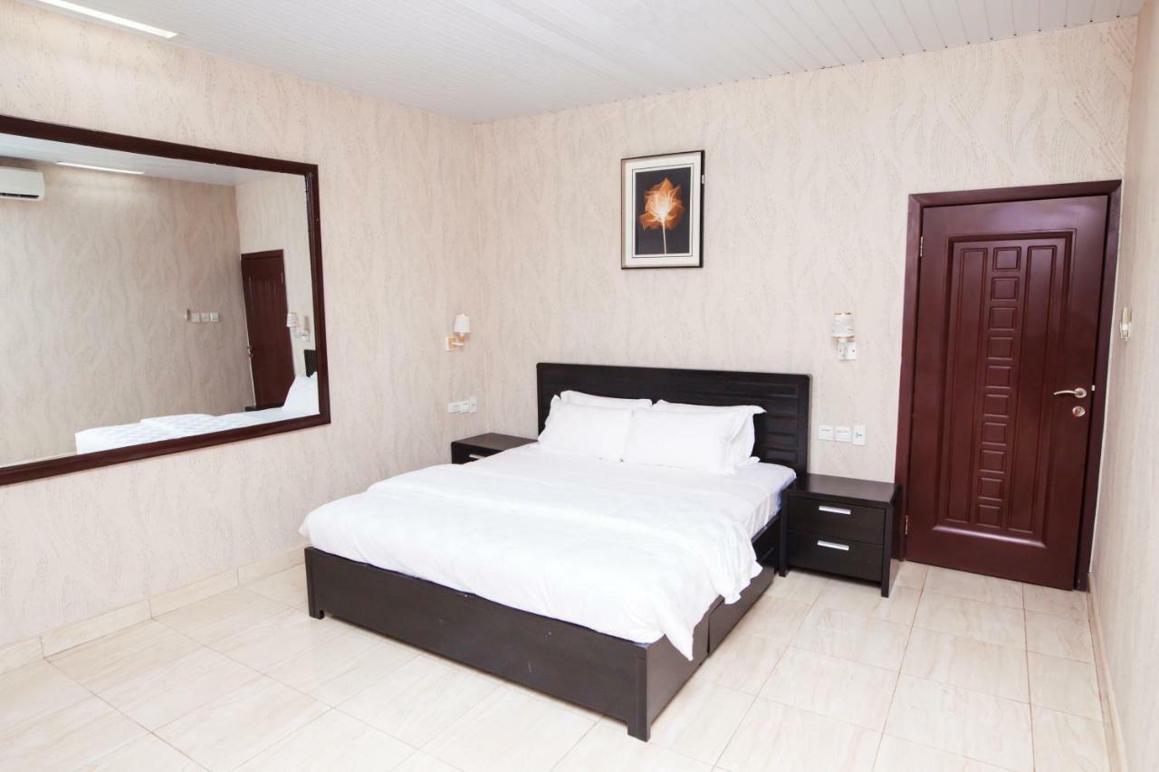 Crismon Hotel Tema Exterior photo